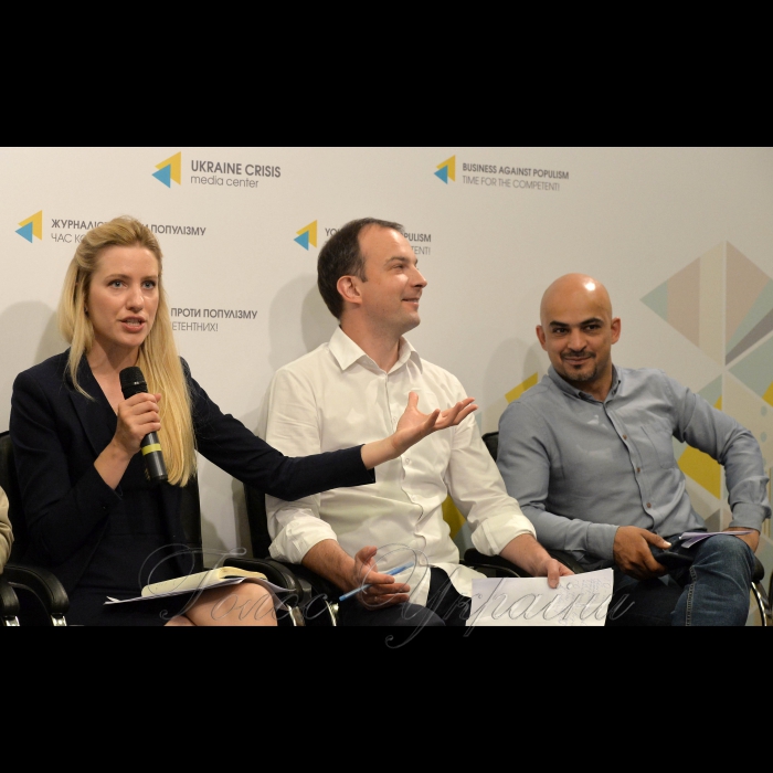 21 липня 2017 Український кризовий медіа центр.
Дискусія щодо звітування громадських організацій та скасування е-декларування для 